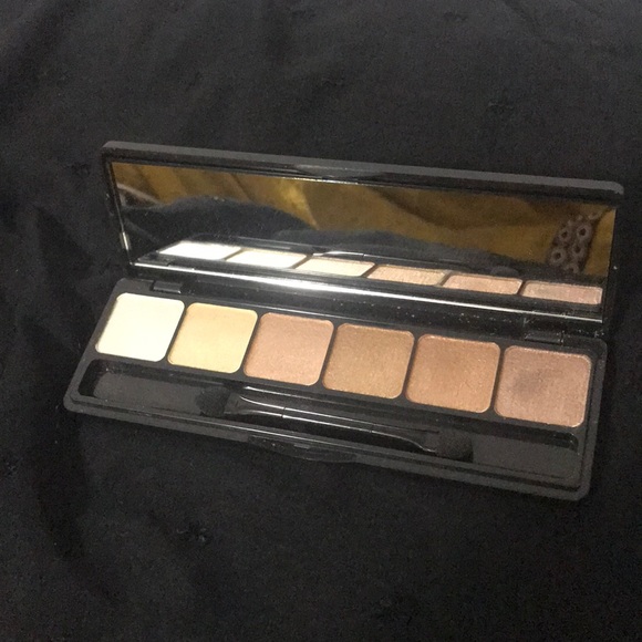Elf eyeshadow pallet - Picture 2 of 3